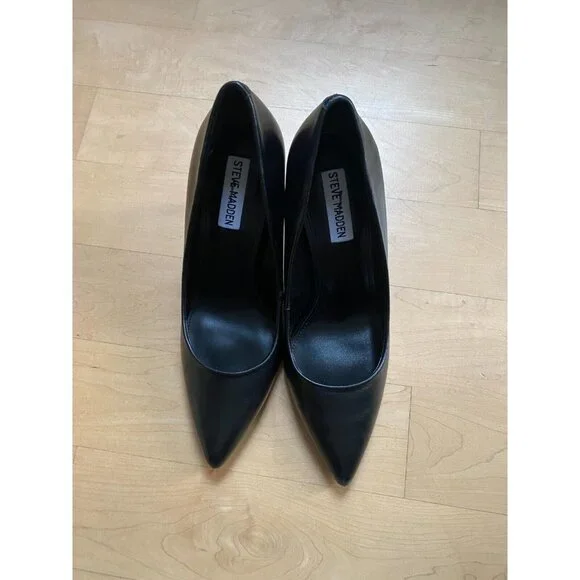 Steve Madden BNWOT "Luiza" black leather pointed toe heels classic - Picture 2 of 9